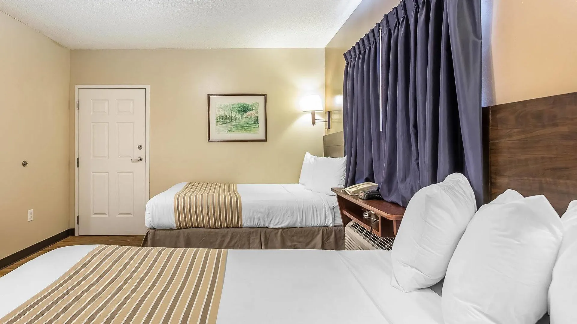 Hotel Suburban Studios Near University Of North Carolina-Charlotte